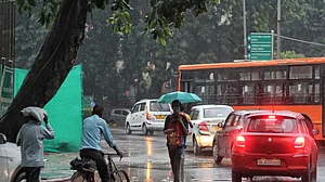 Heavy rains along with thunderstorm lash Delhi-NCR