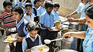 Restart mid-day meals in schools: Sonia Gandhi