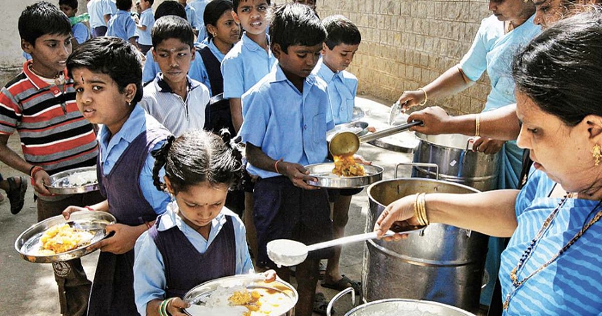 Restart mid-day meals in schools: Sonia Gandhi