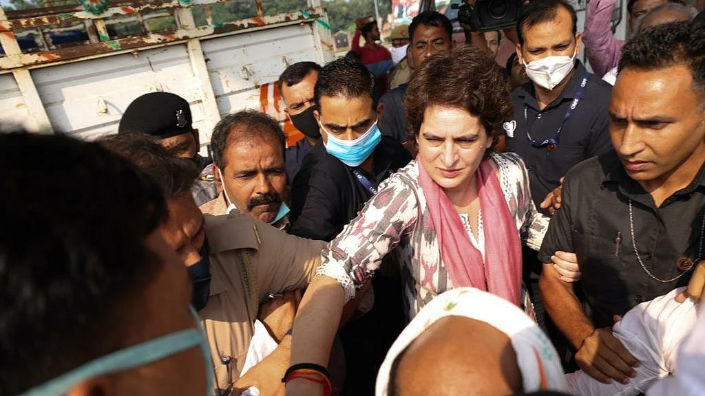 UP: Priyanka Gandhi first stopped then allowed to go to Agra to meet family of man who died in police custody