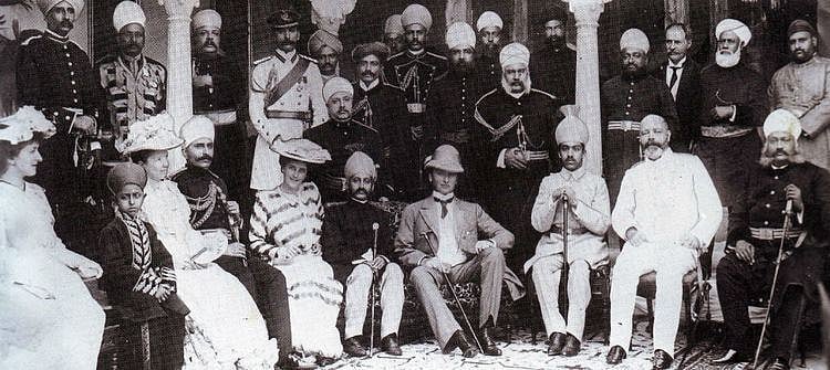 Kursi Nashin: Being 'entitled' to a chair in British Raj