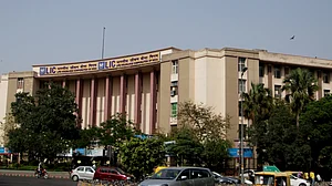 LIC leads in individual insurance, pvt sector in group insurance