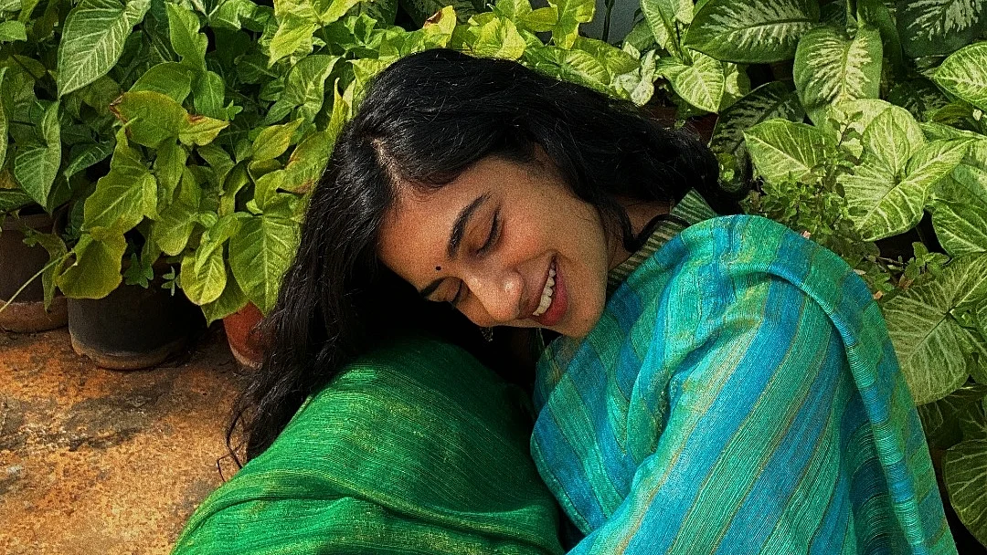 'Akkad Bakkad' is about people, their circumstances, flaws and strong bonds, says Actress Sreya Muthukumar