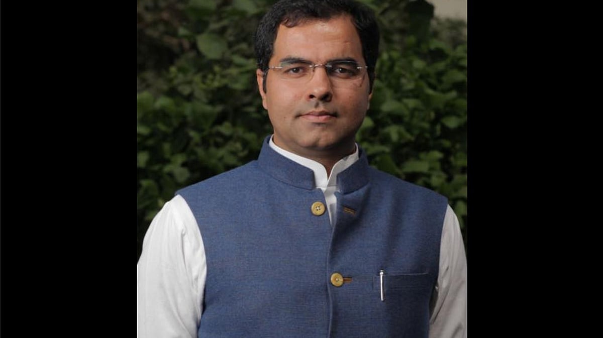 BJP MP defies DDMA guidelines launches Chhath Puja preparations at Yamuna's banks