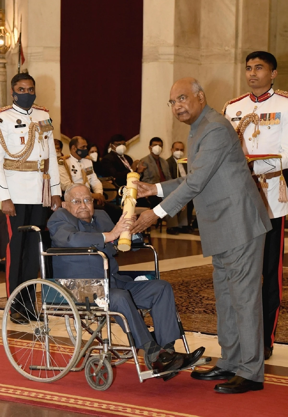 President Kovind presenting the awards