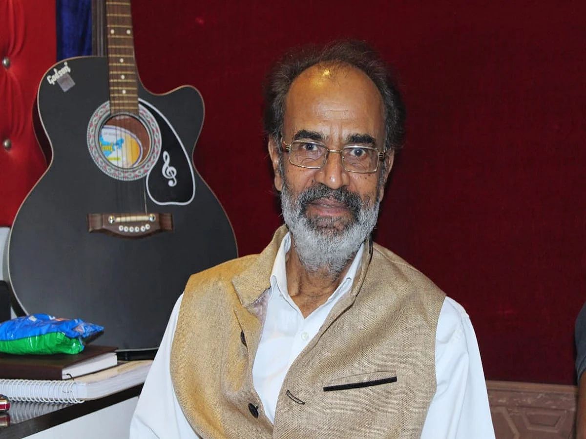 Meet Metro's 'melody man', providing music to weary souls on Delhi roads