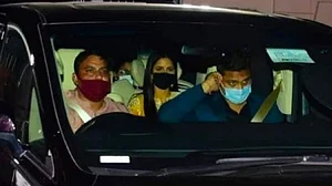 Katrina reaches wedding destination