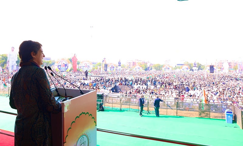 Surging crowd and combative Priyanka augurs well for Congress in UP