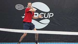 With eye on ATP Cup, world No. 2 Daniil Medvedev hits the Sydney courts