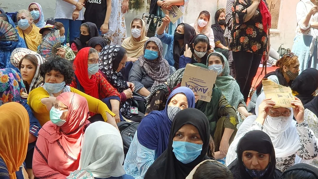 Afghan women protesting