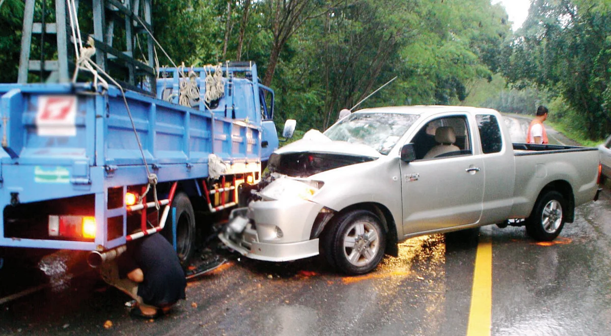 What made the PM Relief Fund shell out a grant to medical students killed in a car crash?