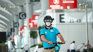 Istanbul airport cancels all flights as heavy snowstorm hits Turkey