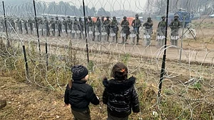 Poland starts building barrier on border with Belarus