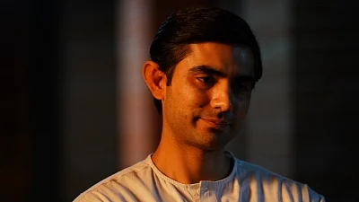 'Rocket Boy' Ishwak Singh reveals why he takes notes for acting