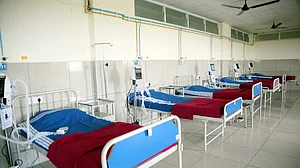 K'taka govt asks private hospitals to reserve 50% of beds for Covid patients by Jan 7