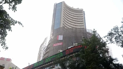 Decline in equity continues for 5th straight sessions; Sensex, Nifty slip 1%