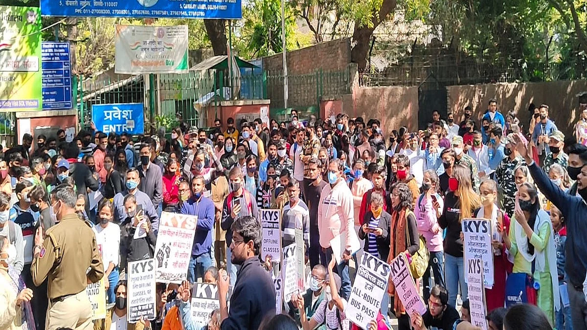 Students of School of Open Learning, DU, allegedly beaten up by authorities inside principal’s office