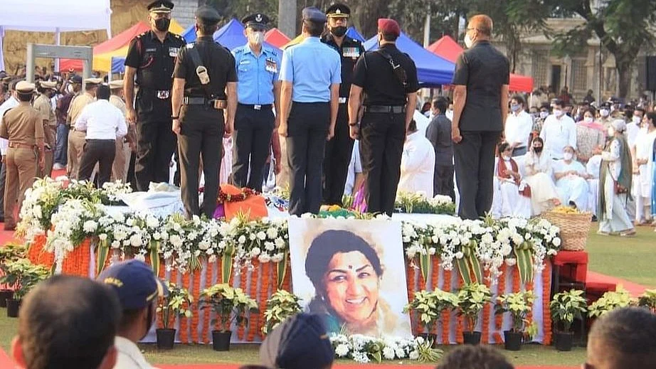 Singer Lata Mangeshkar cremated with state honours