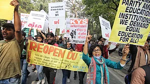 'Reopen DU': Protesting students detained by Delhi police; women protesters allege assault by male guards