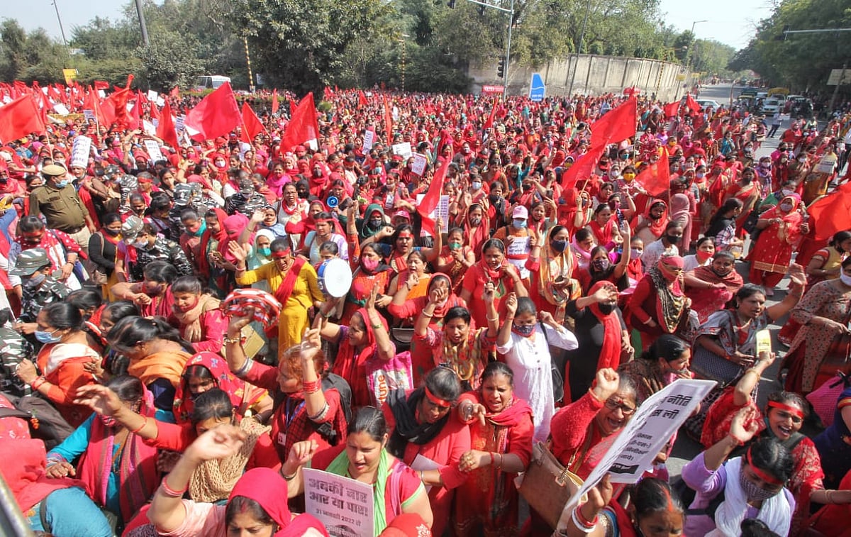 Delhi Anganwadi workers, helpers hold protest march to demand increase in monthly wages