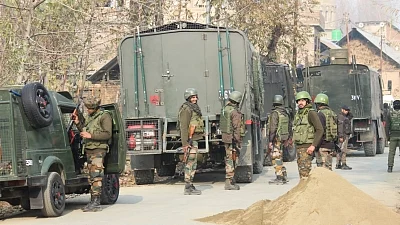 Cop killed, 4 security personnel injured in J&K grenade attack