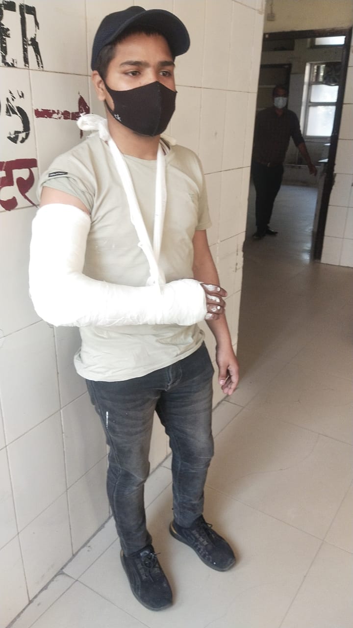 Students of School of Open Learning, DU, allegedly beaten up by authorities inside principal’s office