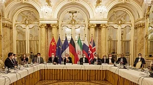 Iran calls nuke deal parties for immediate 'political decisions' in talks