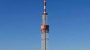 Kiev TV tower bombed after Kremlin told civilians to flee