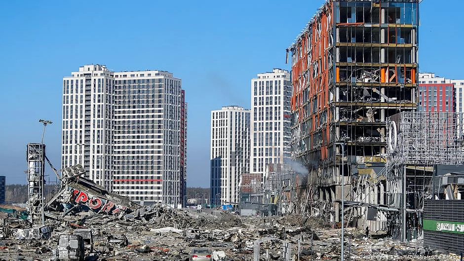 Ukraine could consider tactical surrender to avert complete ruination