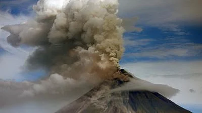 Alert level raised for Philippines' Taal volcano