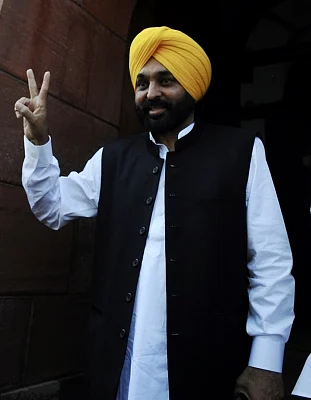 Punjab: 40 acres of wheat crop being ploughed for Mann's oath