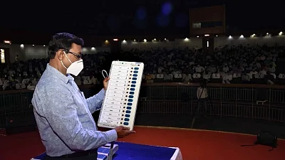 'Let counting go on': SC on plea for VVPAT verification at more polling stations