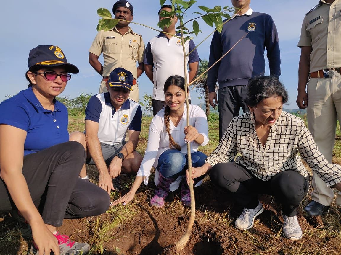 World Earth Day: Tanishaa Mukerji plays her part in enriching the planet through her NGO 'Stamp'