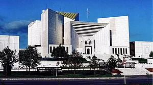 Pak CJ says deputy speaker's ruling prima facie violates Article 95; court to issue decision today