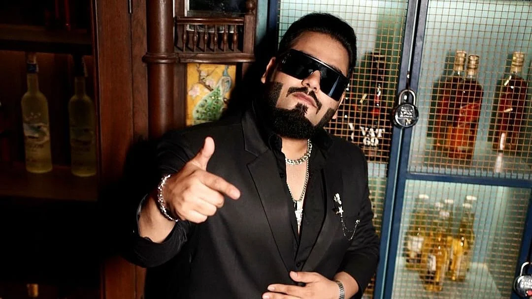 'Guilty Minds' web show's Deepak Kalra owns the stage with his power-packed performance