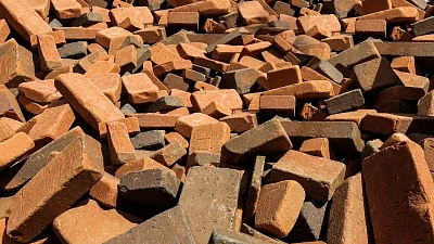 5 labourers trapped as house collapses in Delhi