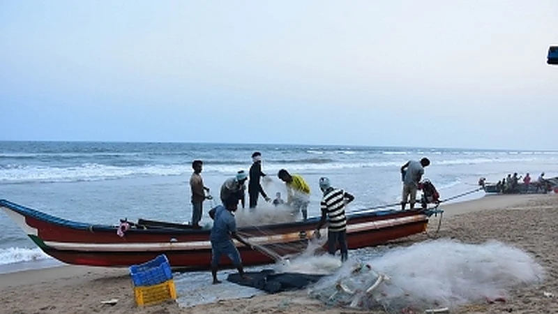 Cyclone Asani weakens as it approaches Andhra coast; IMD issues warning for Andhra coast