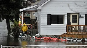 Storm in Canada kills 8, leaves thousands without power