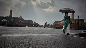Thundery development cools down Delhi NCR a bit, mercury set to rise from Saturday