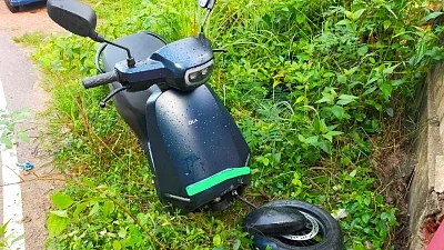 Front suspension of Ola Electric scooter broke while riding, claims user