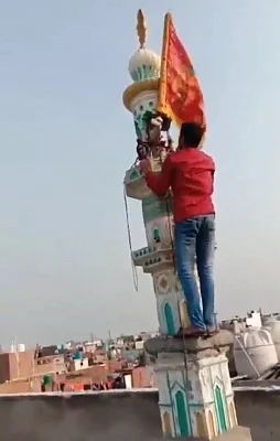 Karnataka district tense after miscreants hoist saffron flag on mosque
