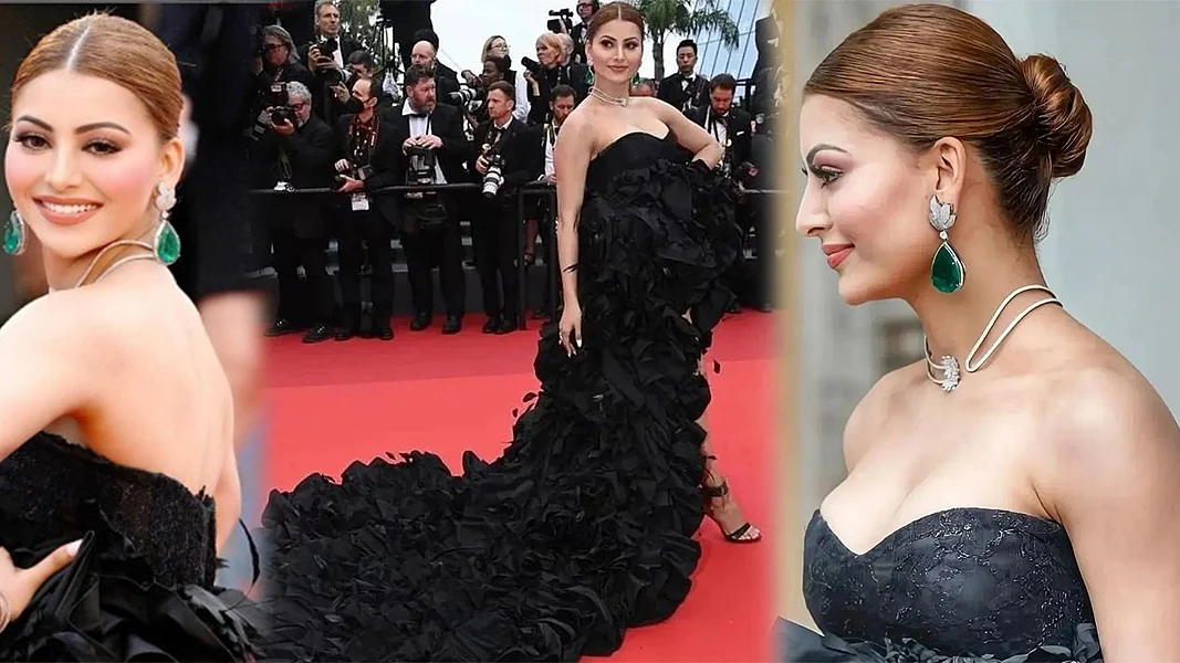 Urvashi Rautela looks stunning at Cannes 2022