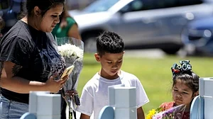 US Senators reach narrow deal on gun safety