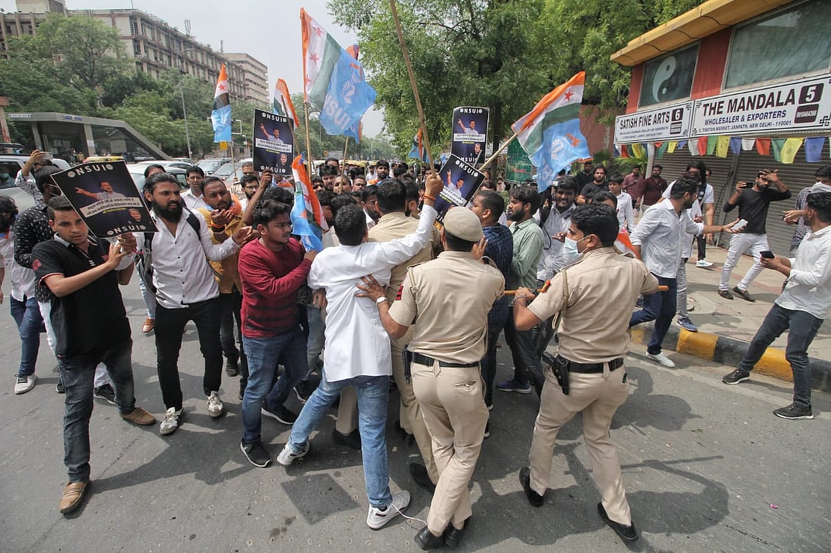 Congress protest at Delhi's Rajiv Chowk over Rahul's ED grilling and Agnipath Scheme