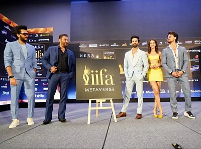 IIFA 2022: 'Shershaah' wins four awards; marches off with Best Picture & Best Director