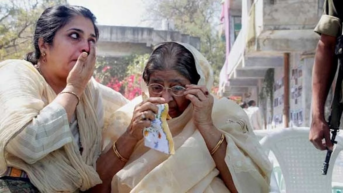 Teesta Setalvad with Zakia Jafri