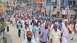 Thousands protest against vandalisation of Rahul Gandhi's Wayanad office