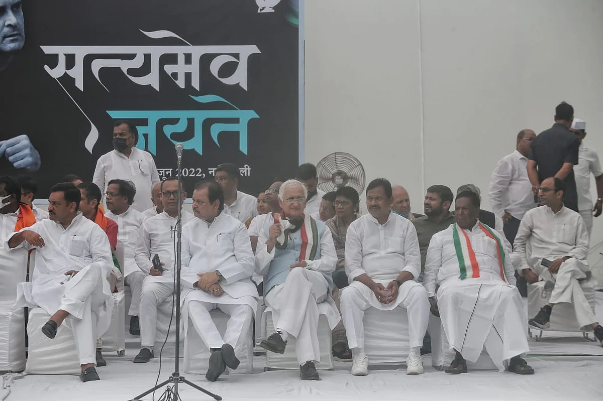 Congress protest at Delhi's Rajiv Chowk over Rahul's ED grilling and Agnipath Scheme