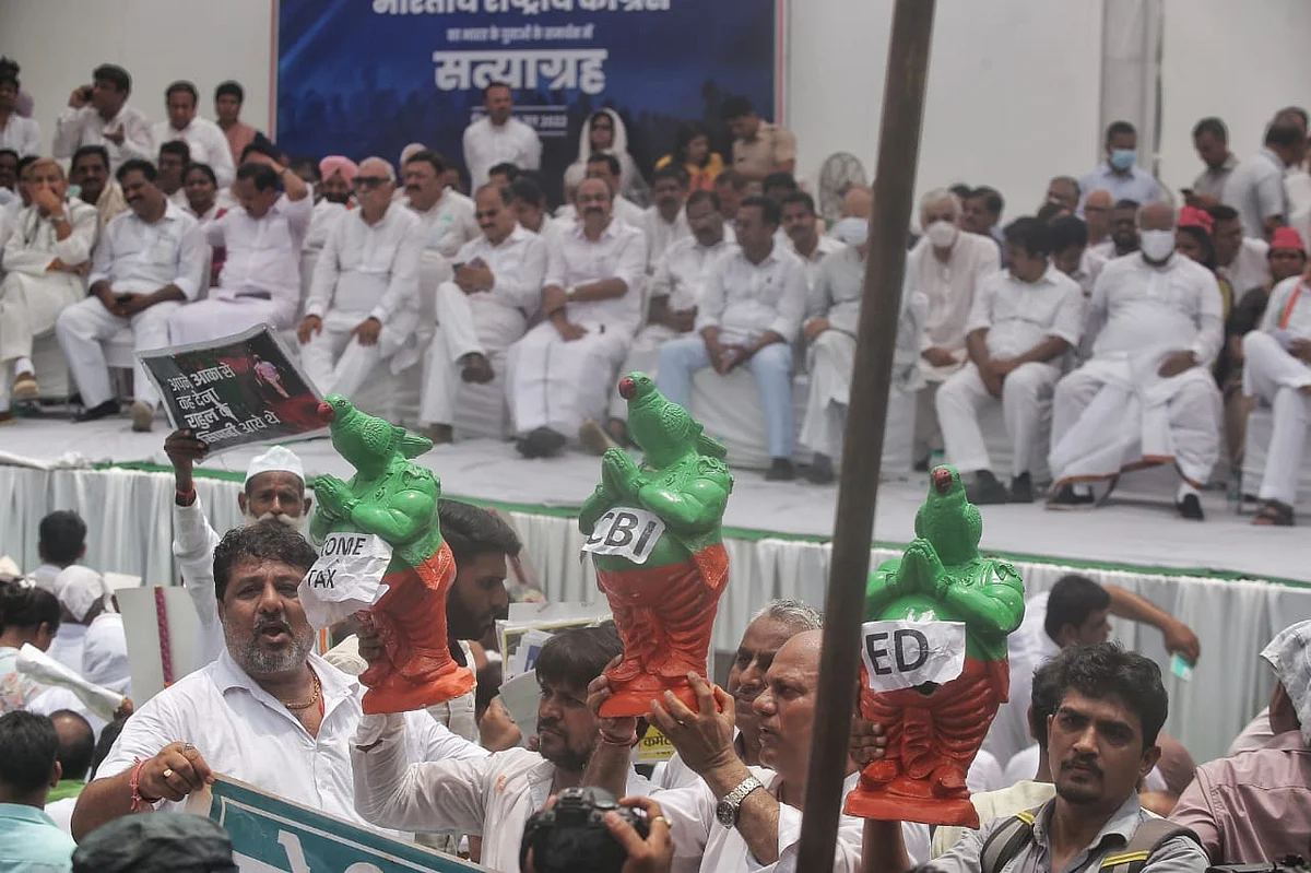 Congress protest at Delhi's Rajiv Chowk over Rahul's ED grilling and Agnipath Scheme