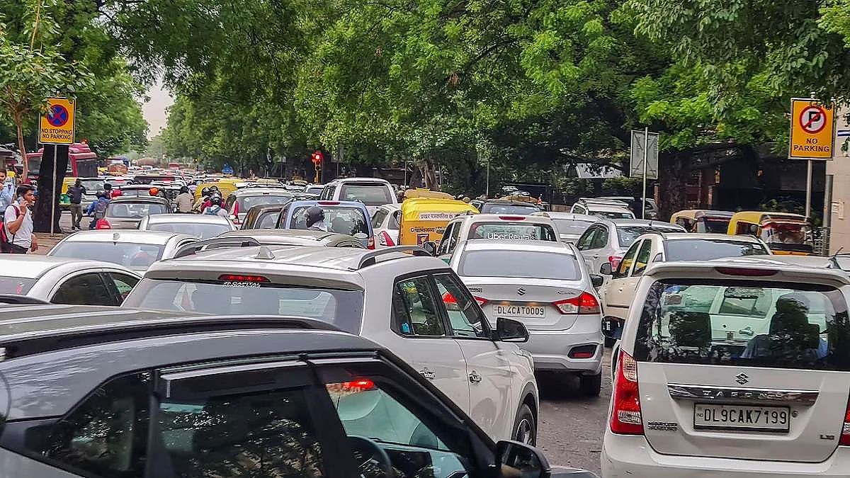 Last year, 36,225 PUCC challans were issued in Delhi, with 91% pending. (photo: National Herald archives)
